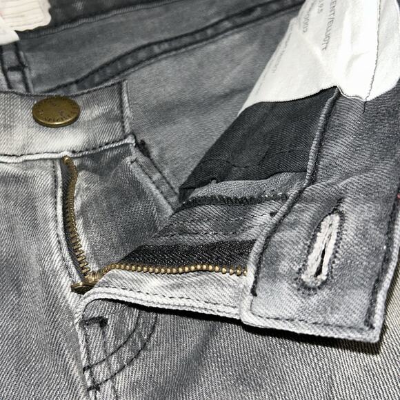 Woman’s Current/Elliott The Skinny in Bleach Out Destroy Size 27 - Picture 8 of 14